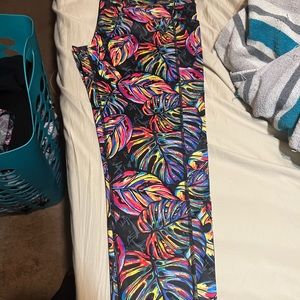 Womens capri length leggings. XL brand new